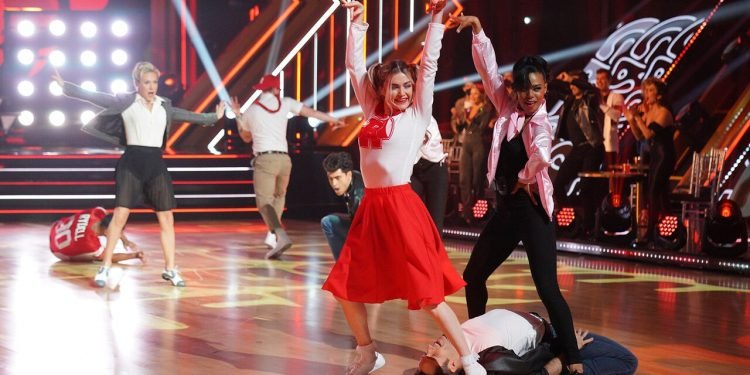 Dancing With The Stars Season 30 Episode 10
