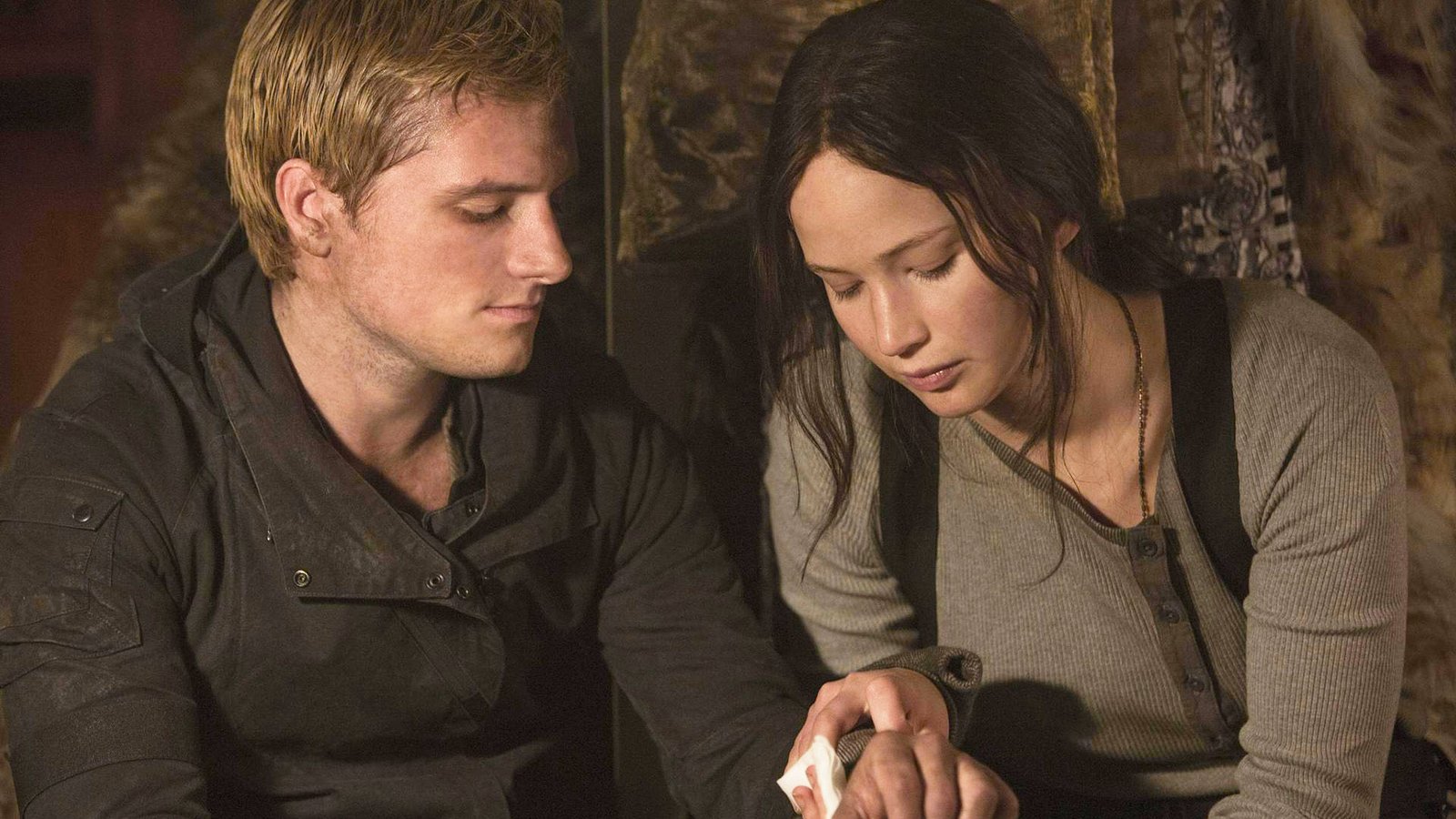 Katniss's budding bond with Peeta mellark